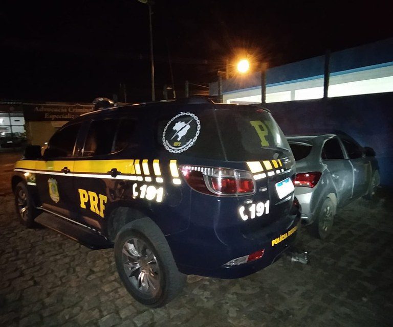 PRF: Veículo com apropriação indébita é recuperado em Teixeira de Freitas 