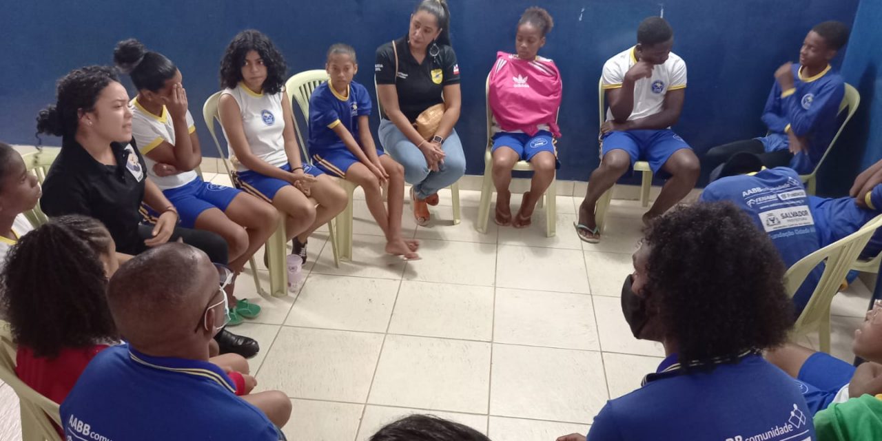 Crianças são orientadas pela Delegacia de Repressão sobre exploração sexual em Salvador