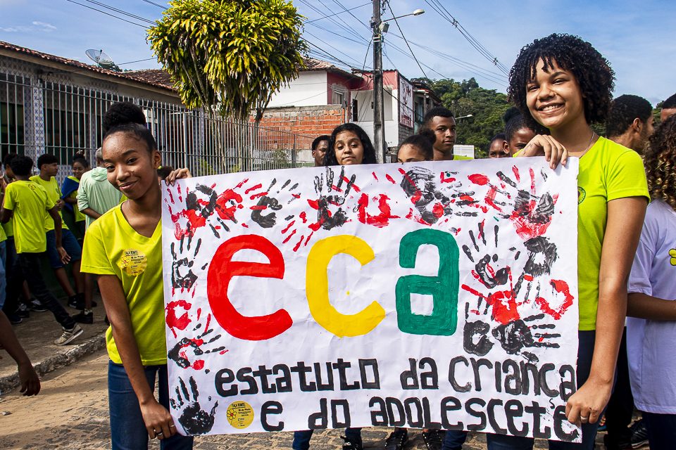 Itacaré: caminhada marca luta contra o abuso de crianças e adolescentes