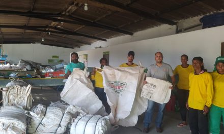 Cesol entrega cerca de R$ 35 mil em big bags para catadores em Itabuna