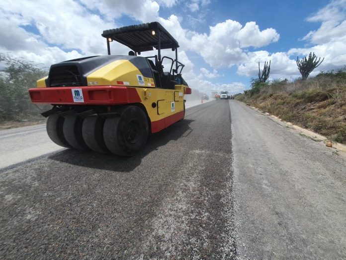 Mais de 160 km de rodovias baianas vão passar por obras de infraestrutura