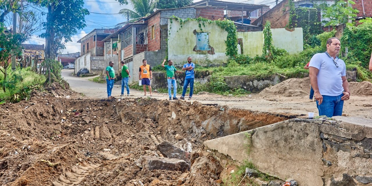 Prefeitura de Itabuna recupera cabeceira da ponte de acesso a Vila de Itamaracá