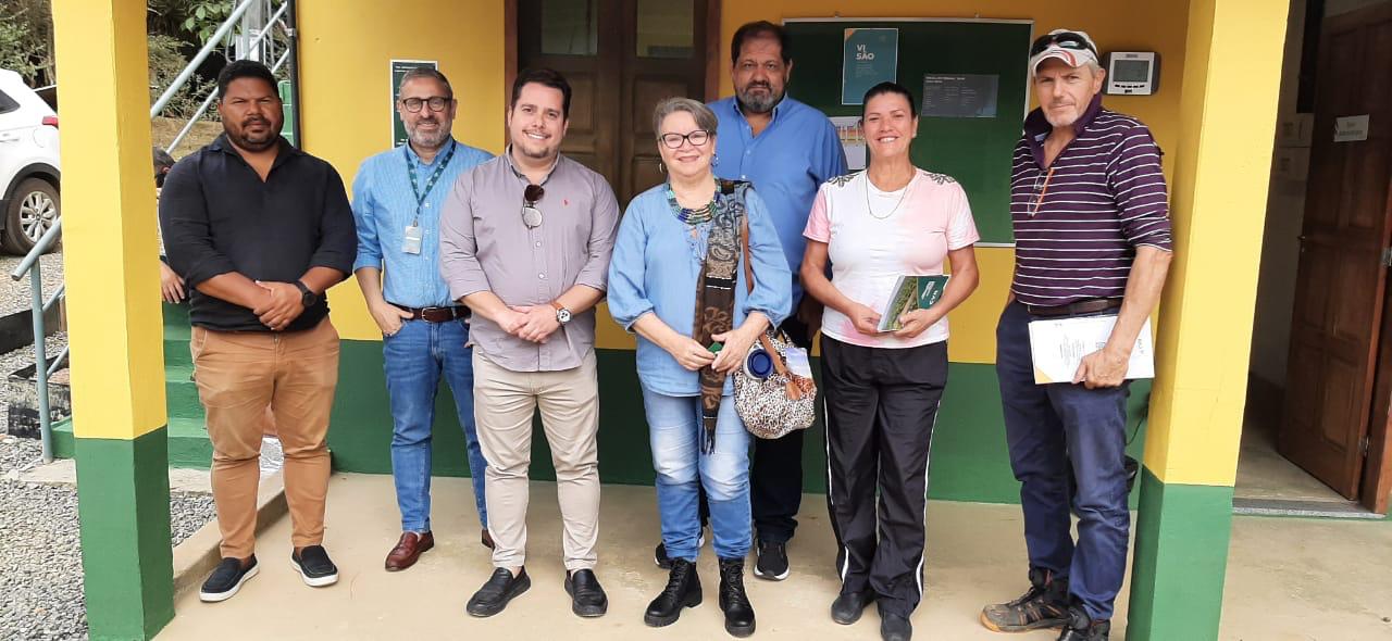 Instituto Nossa Ilhéus visita instalações da CVR Costa do Cacau