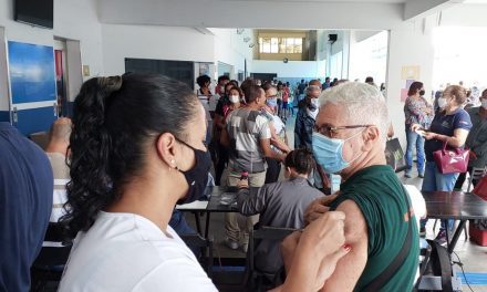 Público lota UniFTC Itabuna para vacinação contra a Covid-19
