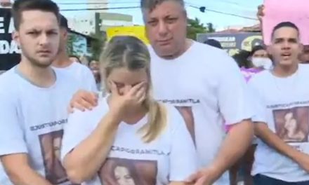 Familiares e amigos de dentista atropelada e morta protestam em Ilhéus