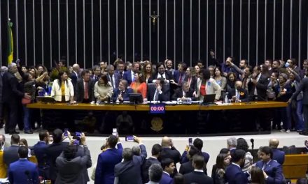 Congresso derruba vetos e restaura leis Paulo Gustavo e Aldir Blanc 2