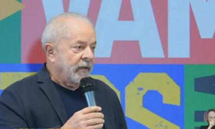 Lula diz que, se eleito, revogará decretos de Bolsonaro sob sigilo de 100 anos no 1º dia de governo