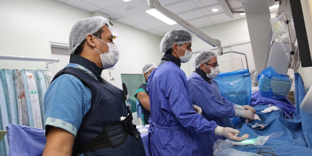 Santa Casa de Itabuna trata paciente hipertensa com procedimento via cateter, inédito na Bahia