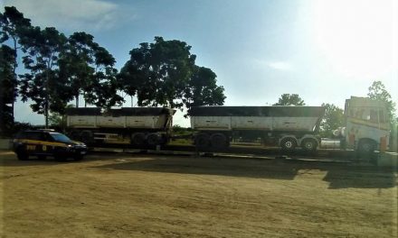 PRF flagra caminhão com quase 20 toneladas de excesso de peso em Teixeira de Freitas