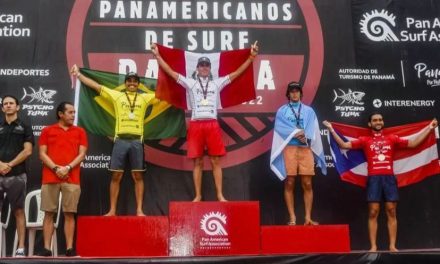 Devid Leão, de Itacaré, conquista Medalha de Prata nos Jogos Pan-Americanos de Surf