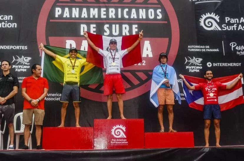 Devid Leão, de Itacaré, conquista Medalha de Prata nos Jogos Pan-Americanos de Surf