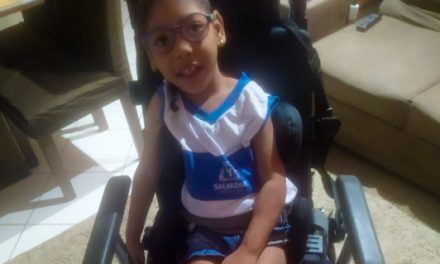Justiça determina contratação de profissional de apoio para criança com paralisia cerebral