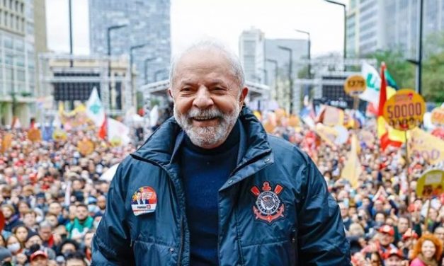 Lula tem 45% contra 36% de Bolsonaro na nova pesquisa BTG/FSB
