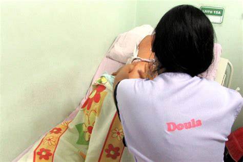 Ilhéus: vereadores aprovam projeto que autoriza “doulas” a acompanharem parturientes nas maternidades
