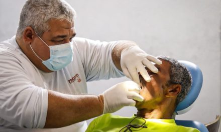 Itacaré: Prefeitura entrega próteses dentárias e eleva a autoestima dos beneficiados