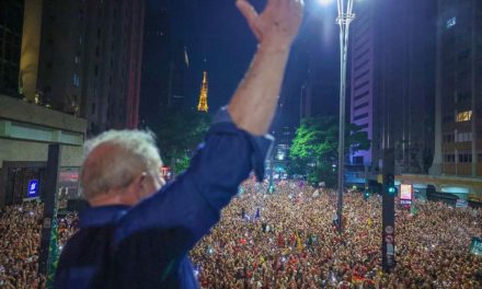 Lula na Paulista: “Um novo amanhã está surgindo no Brasil”