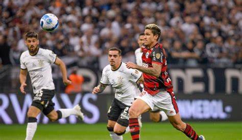 Nos pênaltis, Flamengo vence o Corinthians e é Tetra da Copa do Brasil!