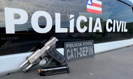 Operação em Teixeira de Freitas prende quatro e apreende arma e munições