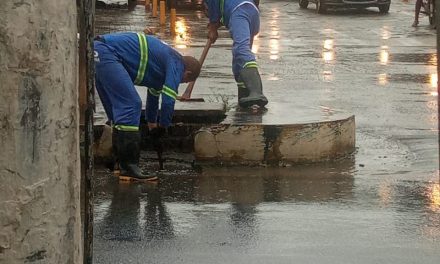 Emasa mobiliza equipe para auxiliar na desobstrução da rede de drenagem em função das chuvas