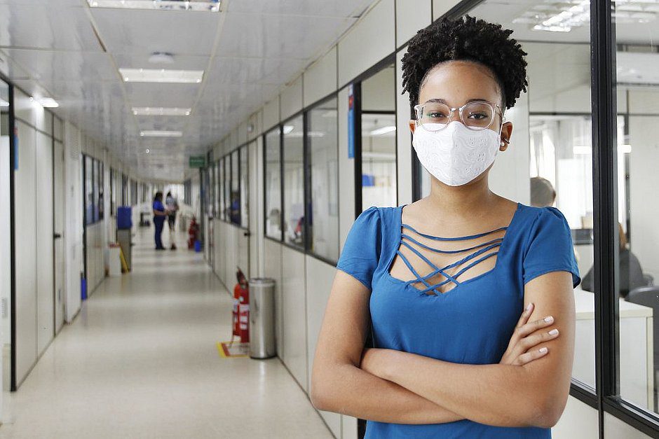 thumbnail_csm_03082022__Sthephanie_Araujo__estagiaria_da_Saeb___Foto_Carol_Garcia_GOVBA_1404384e78 (1)