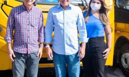 Itabuna ganha micro-ônibus do Governo do Estado para alunos das escolas do campo