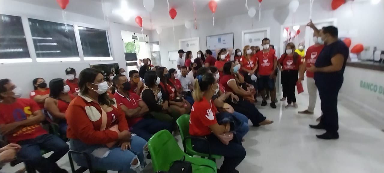 Caravana de Ibicuí doa sangue para o Hospital de Base de Itabuna