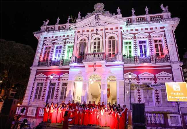 Cantatas de Natal: corais se apresentam nas escadarias do Palácio Paranaguá; confira programação