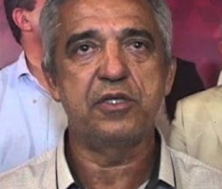 MP denuncia ex-prefeito de Carinhanha por contratações irregulares