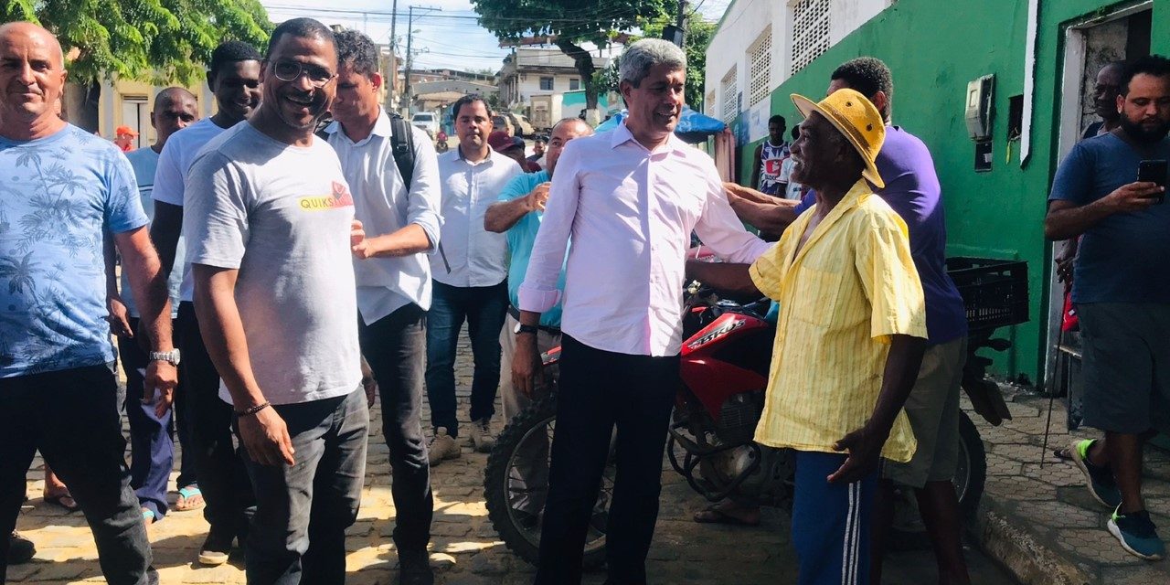 Itacaré: Jerônimo Rodrigues e Adolfo Menezes visitam Taboquinhas, distrito castigado pela chuvas