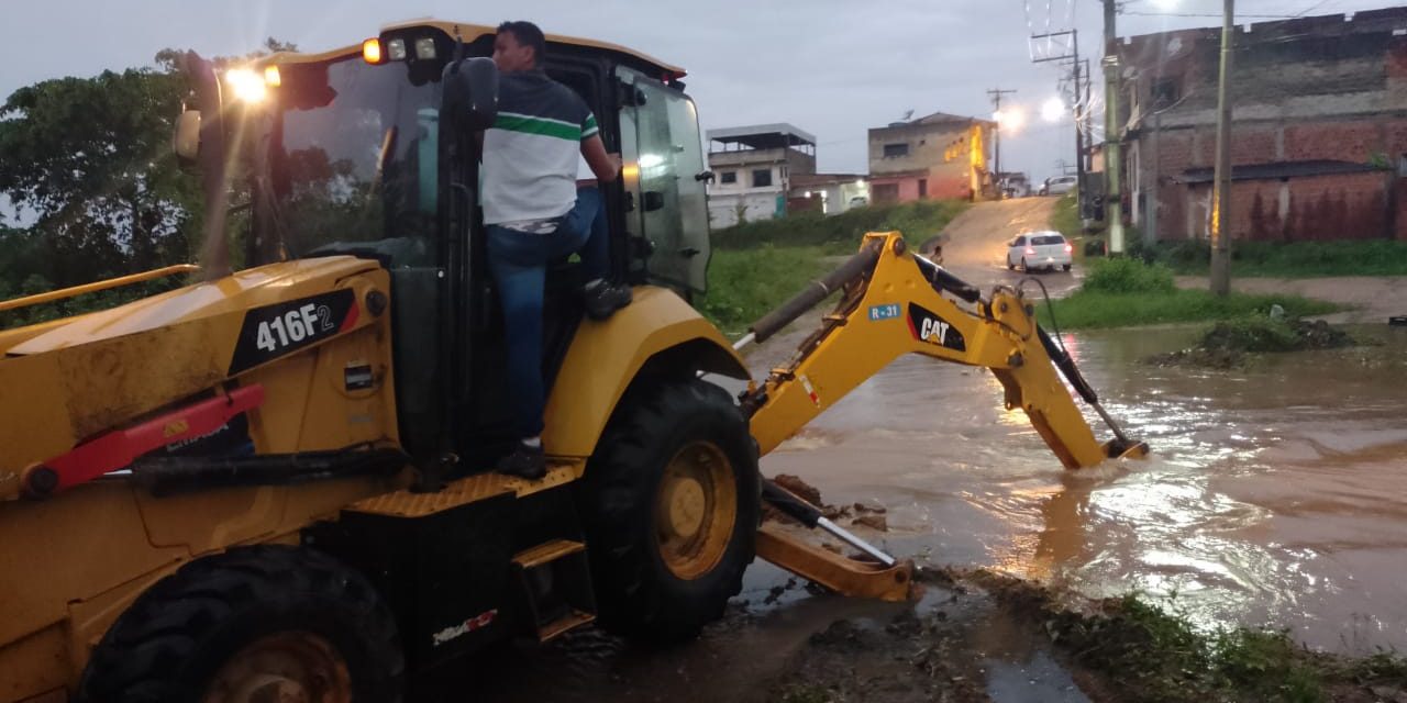 Prefeitura de Itabuna mantém serviços de desobstrução de canais neste sábado
