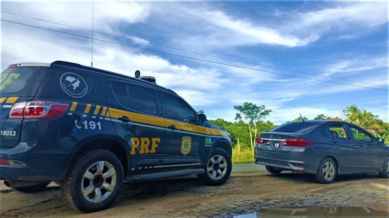 Após pagar R$18 mil em carro roubado, homem é detido pela PRF em Ipiaú