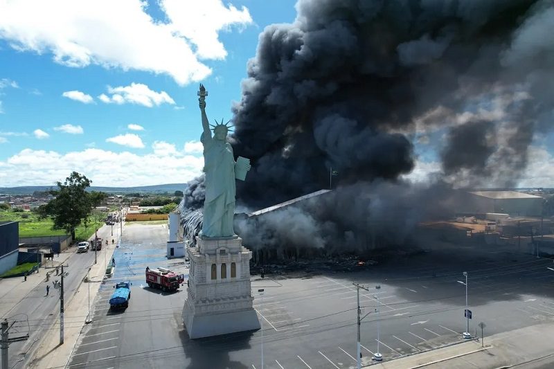 Incêndio destrói loja da Havan em Vitória da Conquista