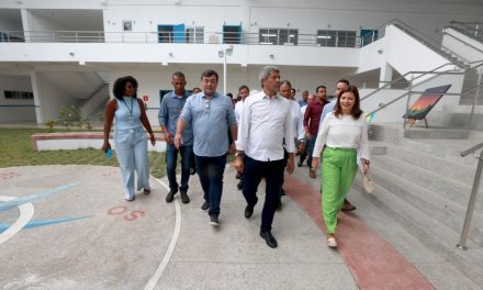 Governo do Estado inaugura escola de tempo integral e terminal turístico em Jaguaripe