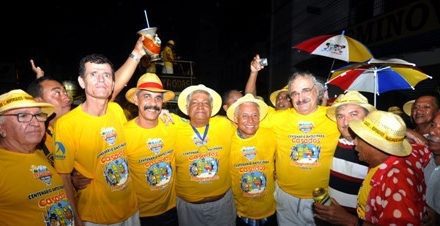 Blocos carnavalescos fazem a alegria da 42° Lavagem do Beco Fuxico em Itabuna