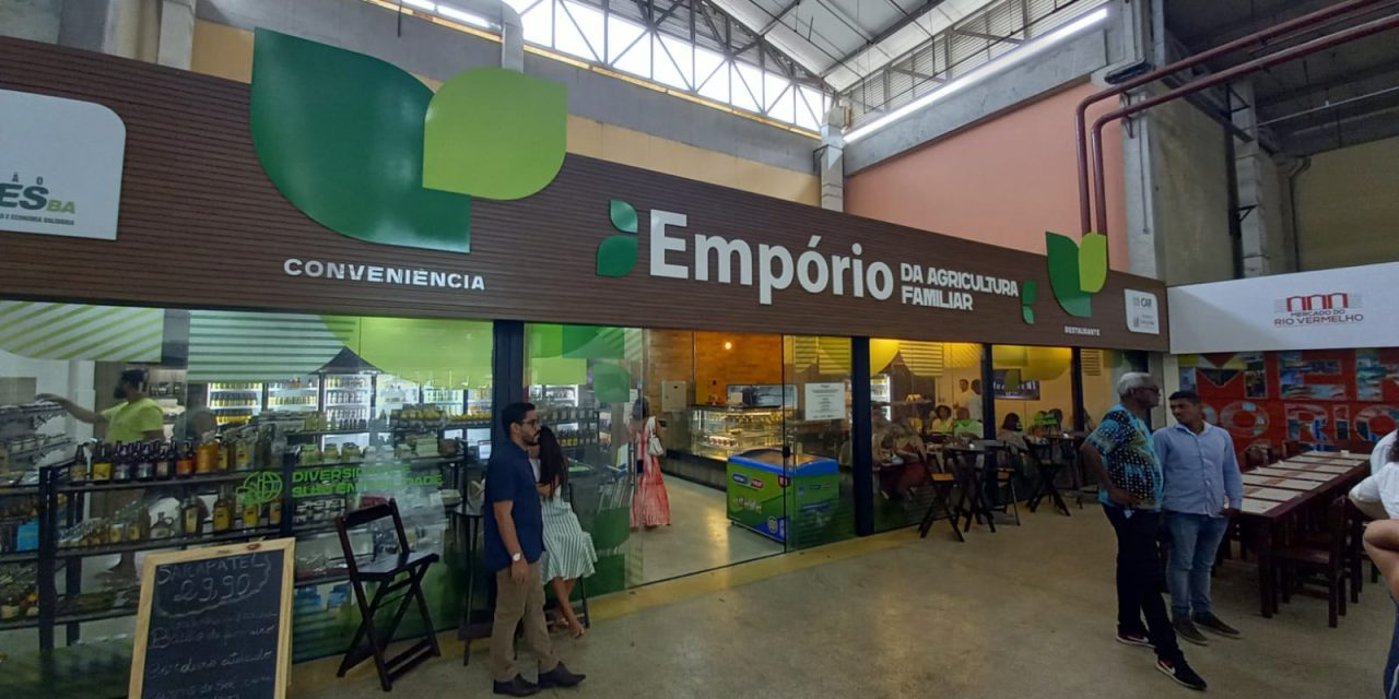 Empresários de camarotes de Salvador visitam Empório da Agricultura Familiar no Mercado do Rio Vermelho