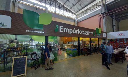 Empresários de camarotes de Salvador visitam Empório da Agricultura Familiar no Mercado do Rio Vermelho