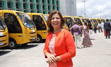 Secretária Adélia Pinheiro anuncia R$ 100 milhões de repasse aos municípios para o transporte escolar