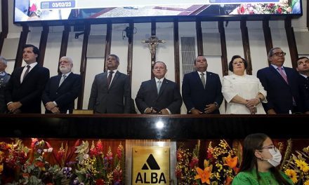Governador Jerônimo Rodrigues leva mensagem de união para os parlamentares, em abertura dos trabalhos da Alba