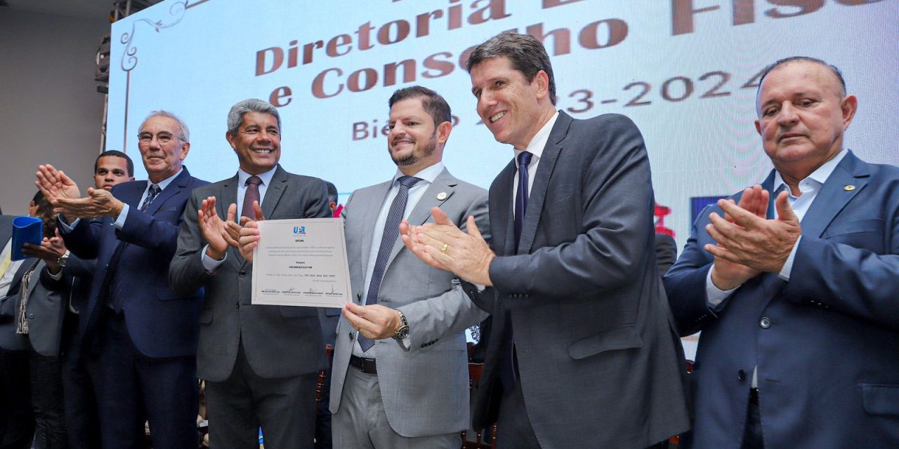 Nova diretoria da UPB toma posse em cerimônia com a presença do governador Jerônimo Rodrigues
