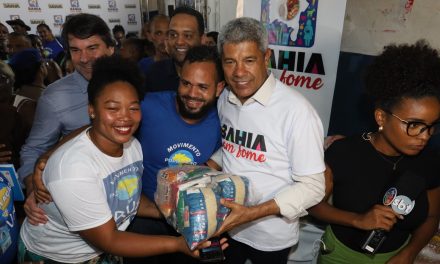 Bahia Sem Fome: governador participa da primeira entrega de alimentos em Salvador