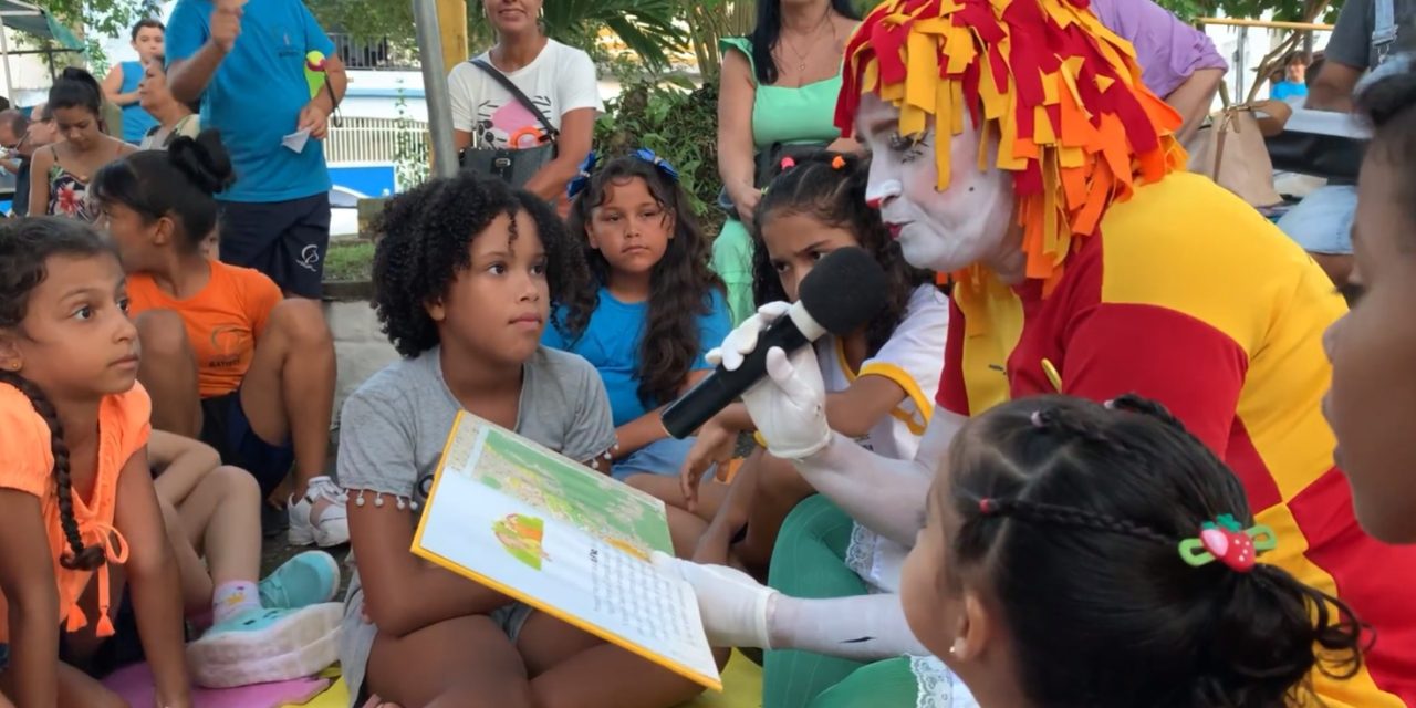 Dia Nacional do Livro Infantil: I Feira Literária “Pequenos Leitores, Grandes Autores” reúne alunos de escolas em Itabuna
