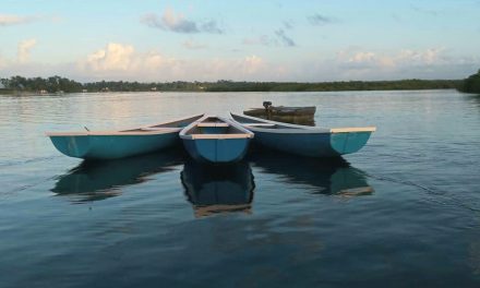 Itacaré: Prefeitura adquire canoas com motores para atender a população ribeirinha do município