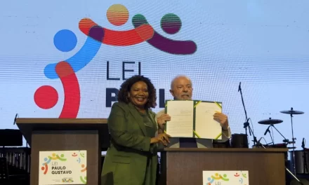Com Jerônimo e Margareth Menezes, Lula lança Lei Paulo Gustavo em Salvador