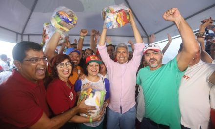 “O Governo da Bahia tem plena responsabilidade com os direitos trabalhistas”, afirma Jerônimo em ato do 1° de Maio