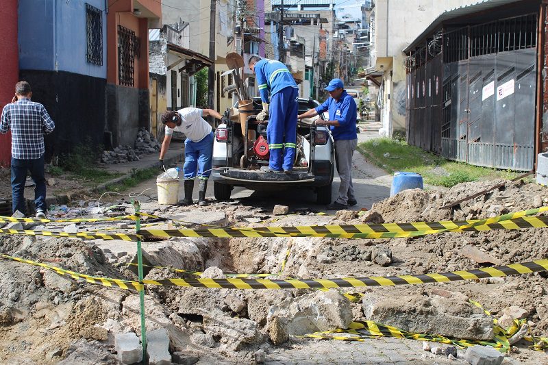 Rompimentos de redes no Conceição prejudica fornecimento de água à zona sul de Itabuna
