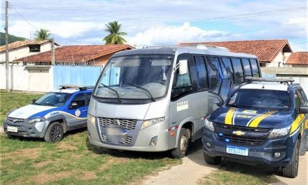 Ônibus de viagem roubado há 5 anos em São Paulo é recuperado em Itororó