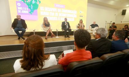 Estado apoia seminário sobre comunicação e combate à desinformação com presença de ministro Paulo Pimenta