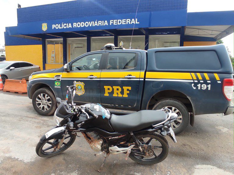 Homem compra motocicleta em grupo de vendas e acaba detido pela PRF por adulteração