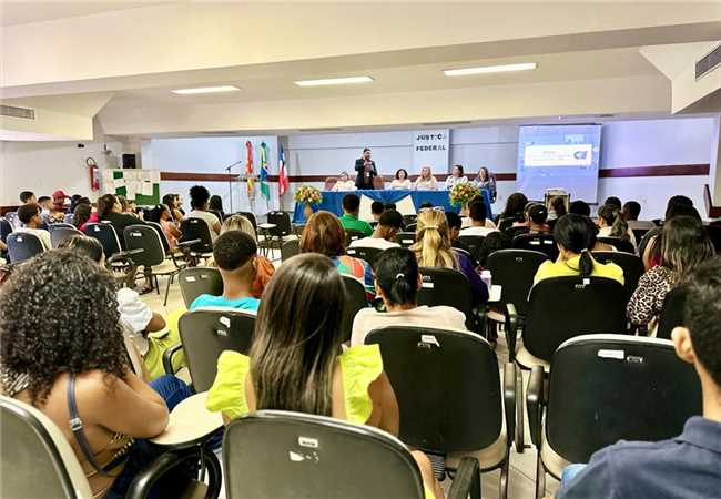 Projeto Jovem Social realiza aula inaugural da 10ª Turma em Ilhéus