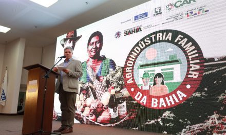 Bahia firma convênio com Ministério do Desenvolvimento Agrário para fortalecer agricultura familiar no estado